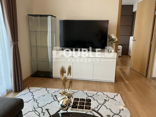 Siri at Sukhumvit  1 beddroom BTS Thonglor sale 8 mb Tel : 082-626-8246