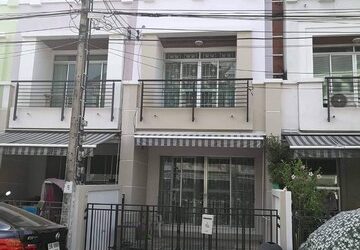 [H319]บ้านว่างให้เช่า ทาว์นโฮม 3 ชั้น บ้านกลางเมืองเดอะปารีส กรุงเทพกรีฑา7 สามารถทะลุรามคำแหง60 ใกล้รถไฟฟ้า, แอร์พอตลิ้ง, ทางด่วนพระราม9