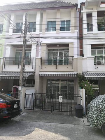 [H319]บ้านว่างให้เช่า ทาว์นโฮม 3 ชั้น บ้านกลางเมืองเดอะปารีส กรุงเทพกรีฑา7 สามารถทะลุรามคำแหง60 ใกล้รถไฟฟ้า, แอร์พอตลิ้ง, ทางด่วนพระราม9