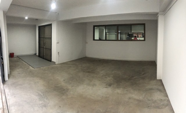 [H321]บ้านว่างให้เช่า ทาวน์เฮ้าส์ 2 ชั้น ซอยเจริญมิตร ปรีดีพนมยงค์ 25 สามารถทะลุออก เอกมัย10 เดินทางสะดวก