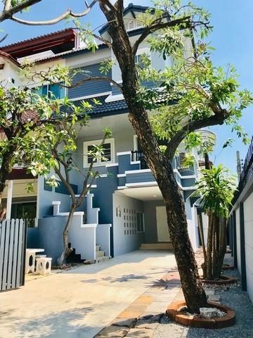 [H323]ว่างให้เช่า ทาวน์โฮมหลังมุม เน็พปาร์ค วิลล่า (มัยลาภ) เข้าออกได้หลายทาง ประดิษฐ์มนูธรรม ,ประเสริฐมนูกิจ , รามอินทรา ,สุคนธสวัสดิ์