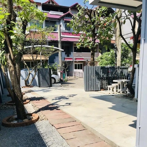 [H323]ว่างให้เช่า ทาวน์โฮมหลังมุม เน็พปาร์ค วิลล่า (มัยลาภ) เข้าออกได้หลายทาง ประดิษฐ์มนูธรรม ,ประเสริฐมนูกิจ , รามอินทรา ,สุคนธสวัสดิ์