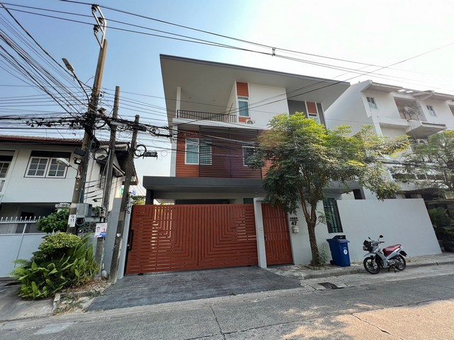 [H326]ว่างให้เช่า บ้านเดี่ยว 3 ชั้น สร้างใหม่ ถนนประชาชื่น บางซื่อ ติดถนนรัชดาภิเษก ใกล้ทางด่วน บ้านอยู่ต้นซอยแค่​ 50​ เมตร​ ​ ใกล้7-11