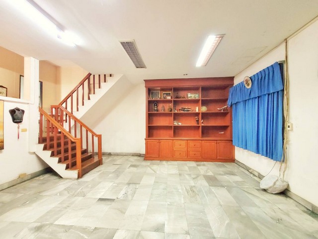 บ้านทาวน์โฮม/โฮมออฟฟิศ 3ชั้นให้เช่า ใกล้ MRT สุทธิสาร ซ.20มิถุนา แยก5 ราคาคุยได้