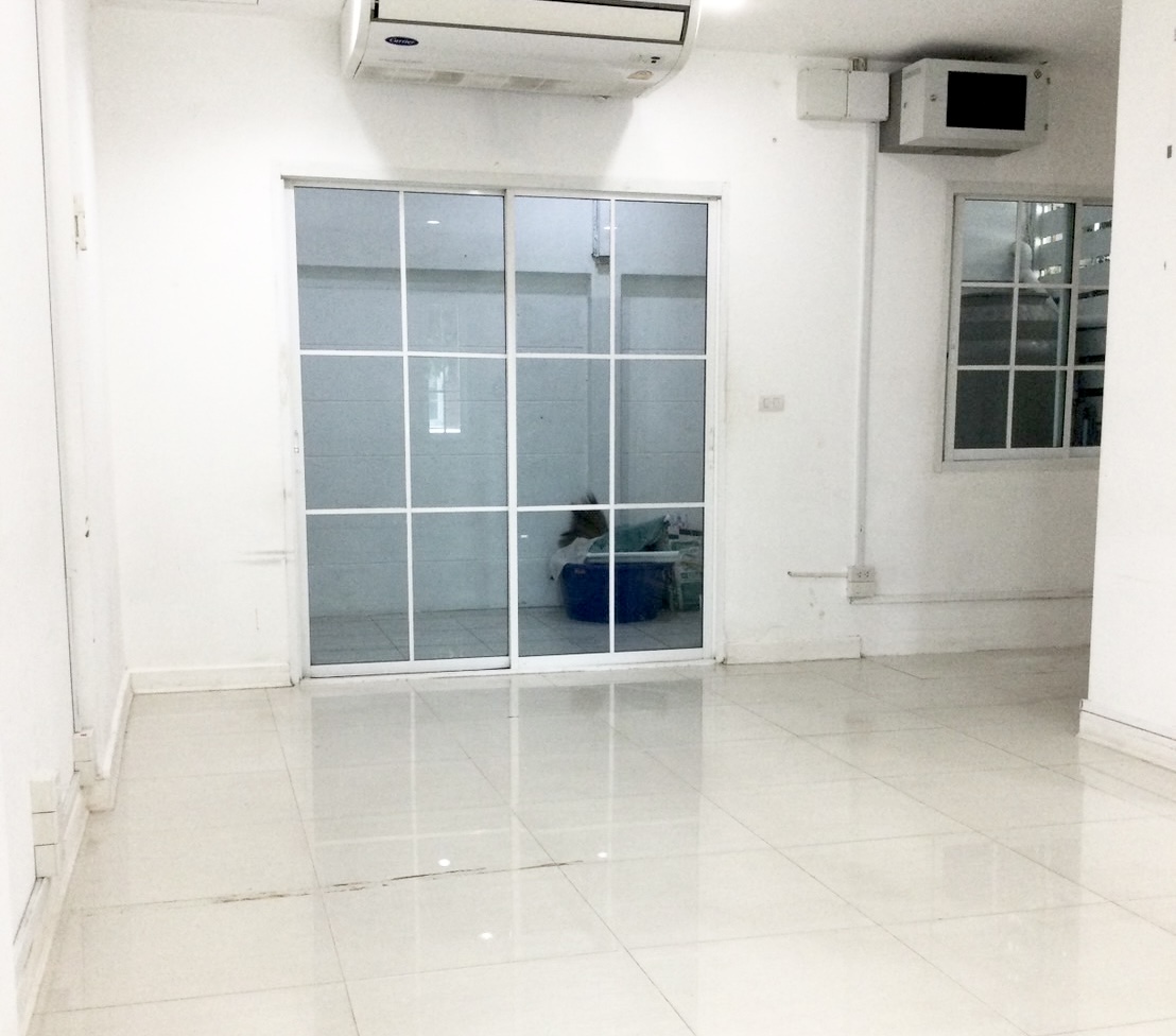 The Preston Townhomeราคา6ล้านบาท พื้นที่ใช้สอย150ตรม3นอนน้ำ ใกล้The Nineพระราม9
