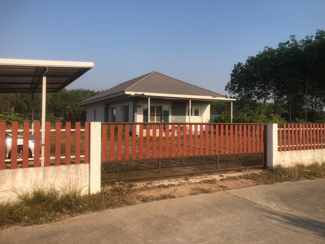 ขายบ้านเดี่ยวชั้นเดียว อำเภอนิคมพัฒนา จังหวัดระยองเนื้อที่ 2 งาน พื้นที่ใช้สอย 144 ตารางเมตร