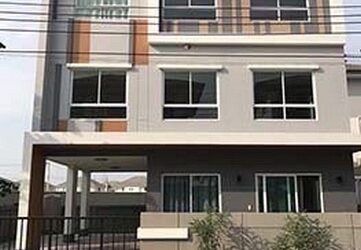 ขาย หรือ ให้เช่า บ้านเดี่ยว 3 ชั้น โครงการ คาซ่า พรีเมี่ยม พระราม 2