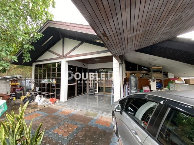 บ้านเดี่ยว 2 ชั้น ซอยเสือใหญ่อุทิศ BTS พหลโยธิน ขาย  11.9 ล้านบาท Tel : 082-626-8246