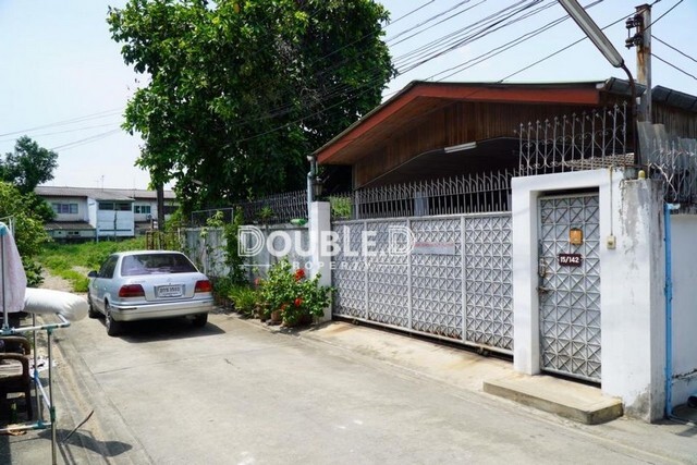 บ้านเดี่ยว 2 ชั้น ซอยเสือใหญ่อุทิศ BTS พหลโยธิน ขาย  11.9 ล้านบาท Tel : 082-626-8246