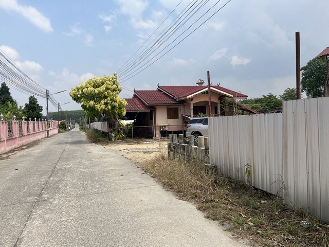 ขายบ้านพร้อมที่ดิน อำเภอนิคมพัฒนา จังหวัดระยอง ขนาด 1 ไร่ 54 ตารางวา