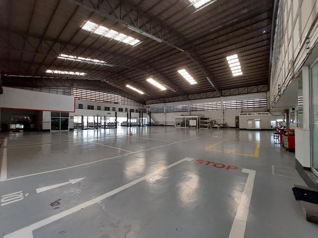 ขายด่วน หรือ เช่า,เซ็ง โชว์รูมรถยนต์ เพชรบุรี ติดถนนเพชรเกษม  ตรงข้ามแม็คโครเพชรบุรี