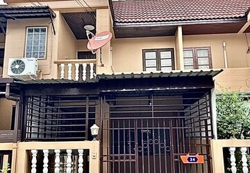 ให้เช่าทาวน์เฮ้าส์ 2 ชั้น 16 ตร.ว. ย่านเฉลิมพระเกียรติ ร.9