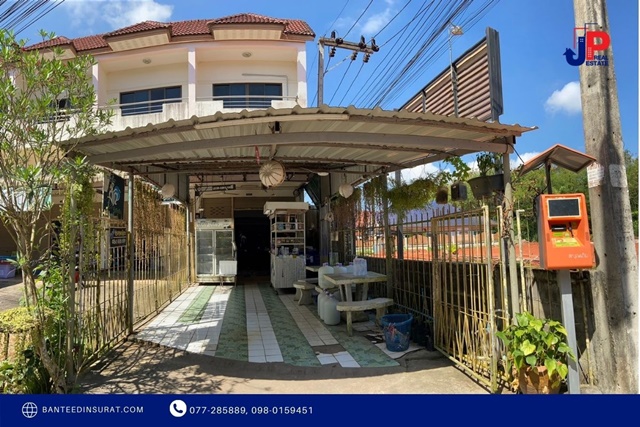 ขาย ตึก 2.5ชั้น ถ.ท่าเพชร ติดกับรร.สุราษฎร์ธานี2 หลังมุม 26วา 2นอน 2น้ำ เหมาะค้าขาย ปล่อยเช่า