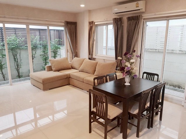 ID :  1549 ประกาศให้เช่า บ้าน บ้านเดี่ยว บางกอก บูเลอวาร์ด รามอินทรา – เสรีไทย 0 RAI 0 ngan 65 Square Wah 4 Bedroom 50000 thb   น่าอยู่มาก