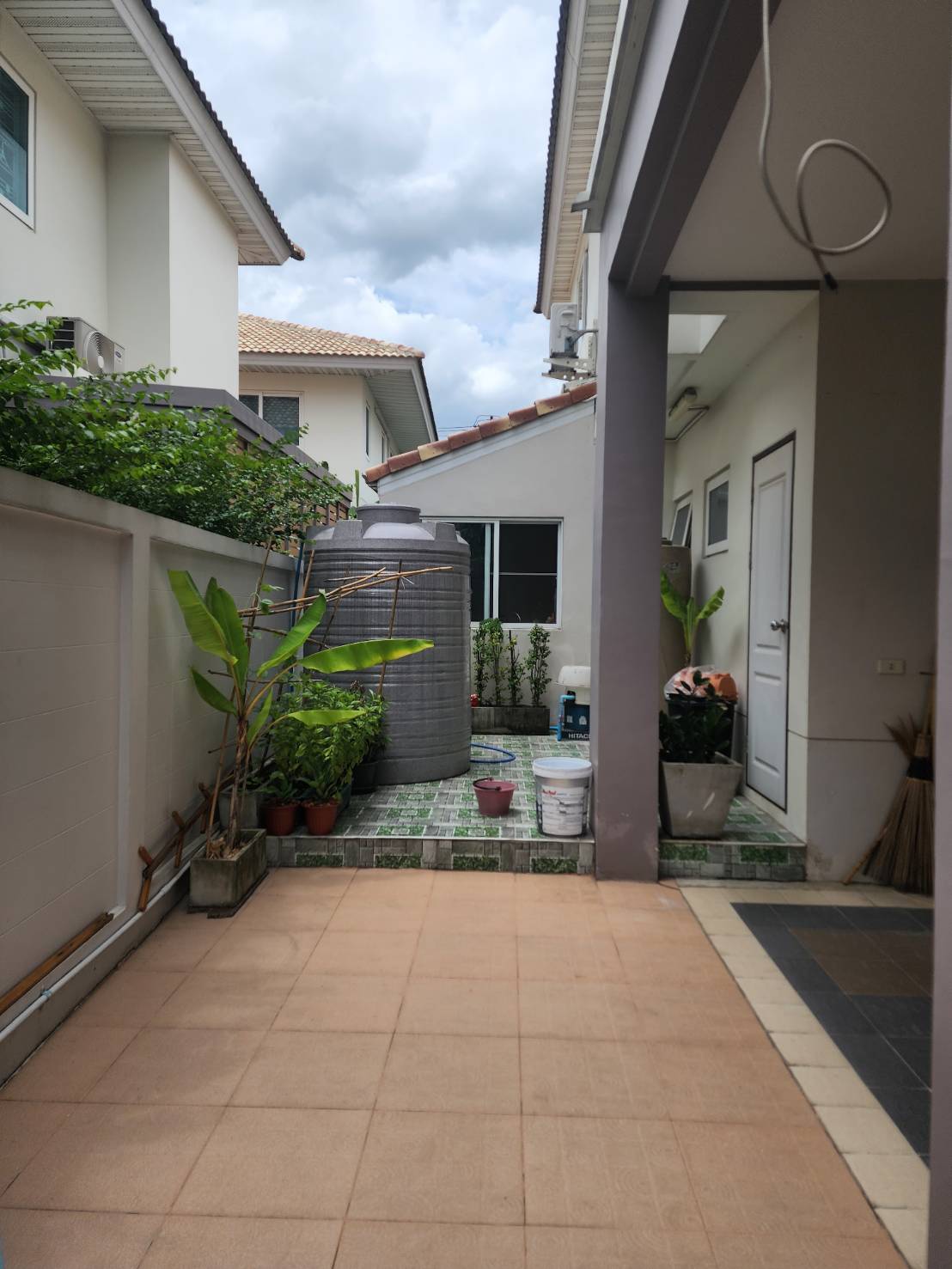 บ้าน ศุภาลัย พาร์ควิลล์ วงแหวน-ราชพฤกษ์ 4 BR 0 ไร่ 0 ngan 58 sq.wa 5900000 BAHT ไม่ไกลจาก – สนามบินดอนเมือง – เมเจอร์ ฮอลลีวุด – เซ็นทรัล แจ้งวัฒนะ – อิมแพค เมืองทองธานี – ฟลอร่า วิลล์ ชวนชื่น  BIG SALE!! ตกแต่่งพร้อมอยู่