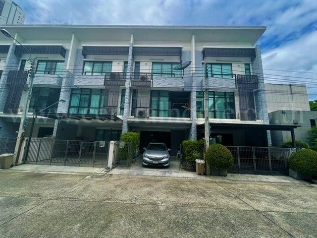 P1 ทาวน์โฮม Plex Bangna เพล็กซ์ บางนา ใกล้ เมกาบางนา