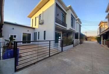ขายบ้านมือสอง สภาพใหม่  2 ห้องนอน  2 ห้องน้ำ ต.กรอกสมบูรณ์ อ.ศรีมหาโพธิ จ.ปราจีนบุรี