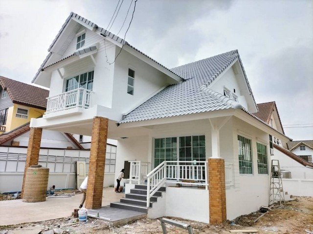 ขายบ้านเดี่ยว 2 ชั้น มบ.คันทรีโฮม2 หน้าบ้านไม่ชนใคร เนื้อที่เยอะ 3นอน รีโนเวทให้ใหม่ ศรีราชา ชลบุรี
