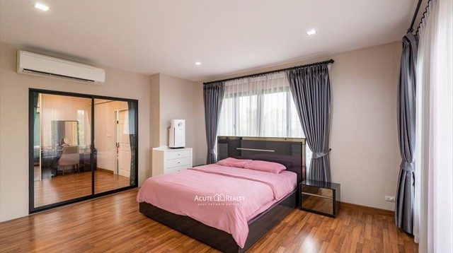 ขายบ้านหรูในโครงการวรารมย์ พรีเมี่ยม จ.เชียงใหม่ 93.7 ตร.ว. 4 ห้องนอน 5 ห้องน้ำ