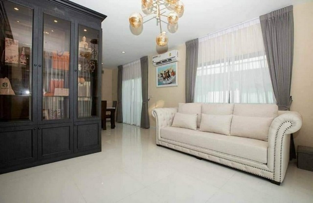 ขายบ้านเดี่ยว 2 ชั้น  Perfect Place พระราม 9 – กรุงเทพกรีฑา 204 ตรม. 63.10 ตรว. 3 ห้องนอน 4 ห้องน้ำ บิ้วอิน ตกเเต่งพร้อมอยู่
