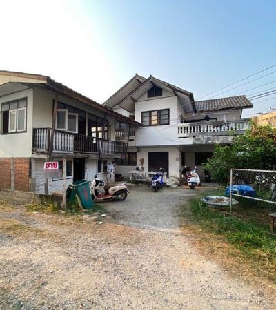 ราคานี้เฉพาะที่ดินก็คุ้มสุดๆ ที่ดินพร้อมสิ่งปลูกสร้าง ทำเลเกรด A ในเชียงใหม่ ขายต่ำกว่าราคาตลาด ทำเลหน้าวัดเจ็ดยอด 100 เมตร