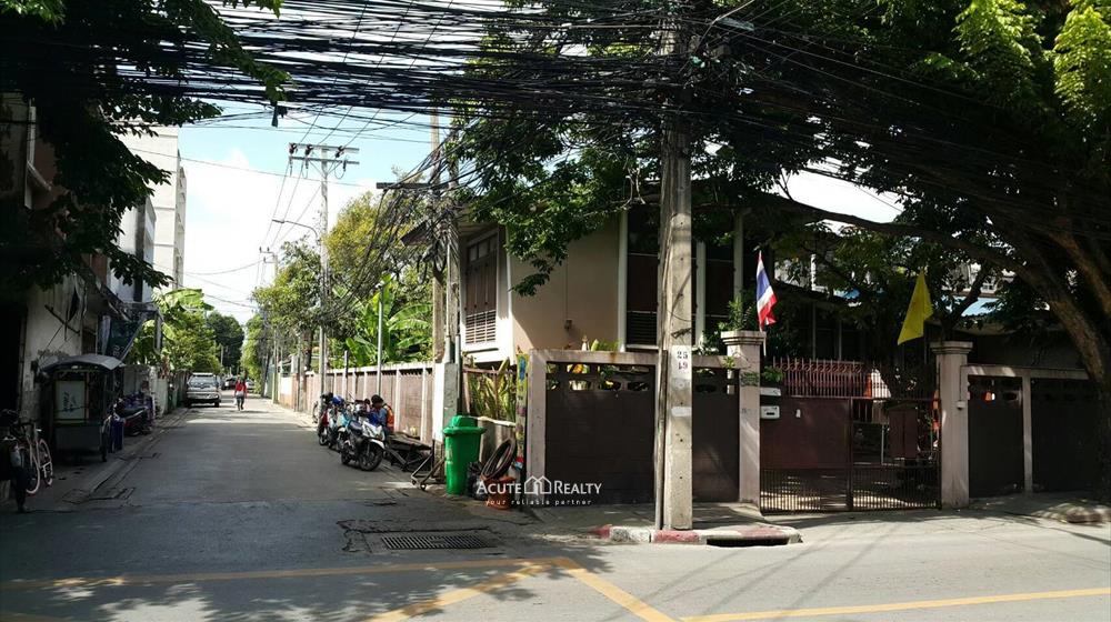 ขายบ้านพร้อมที่ดิน 228 ตร.ว. ติดถนนสุทธิสารวินิจฉัย ใกล้ซอยอินทามระ 8 ทำเลเยี่ยม