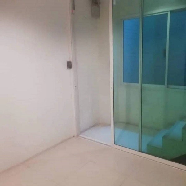 ขายหรือให้เช่า อาคารพาณิชย์ 4 ชั้น ริมถนน ในซอย จรัญสนิทวงศ์ 46 ใกล้ MRT