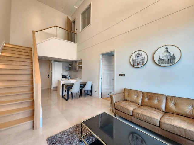 For Rent – Sindhorn Residence (สินธร เรสซิเดนซ์) Duplex, 2 Beds 2 Baths ,with bathtub
