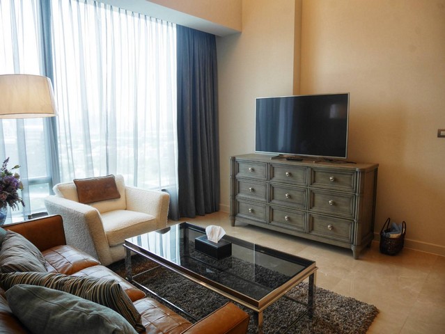 For Rent – Sindhorn Residence (สินธร เรสซิเดนซ์) Duplex, 2 Beds 2 Baths ,with bathtub