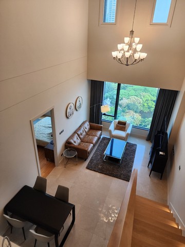 For Rent – Sindhorn Residence (สินธร เรสซิเดนซ์) Duplex, 2 Beds 2 Baths ,with bathtub