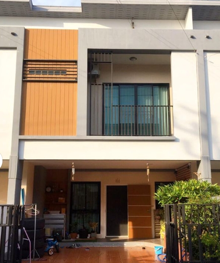 ขายทาวน์โฮม 2ชั้น บางนาตราด กม9 ซอยวัดสลุด ตรงข้ามเมกะบางนา