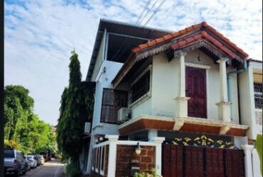 ขายทาวน์โฮม2ชั้น ซอยสุขุมวิท68 เนื้อที่ 23 ตรว มี 3 ห้องนอน 3 ห้องน้ำ แปลงมุมม ทิศใต้