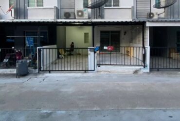 ให้เช่าและขาย ทาวน์โฮม2 ชั้น ซอยลาดกระบัง 54 บ้านพฤกษา86 มี 3 ห้องนอน 2 ห้องน้ำ