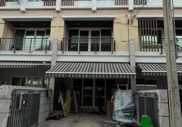 ให้เช่าทาวน์โฮม3 ชั้น บ้านกลางเมือง เออบาเนี่ยน พระราม9 ลาดพร้าว ถนนประดิษฐมนูญธรรม เลียบด่วนรามอินทรา เหมาะอาศัย ทำออฟฟิศ อยู่ต้นโครงการ