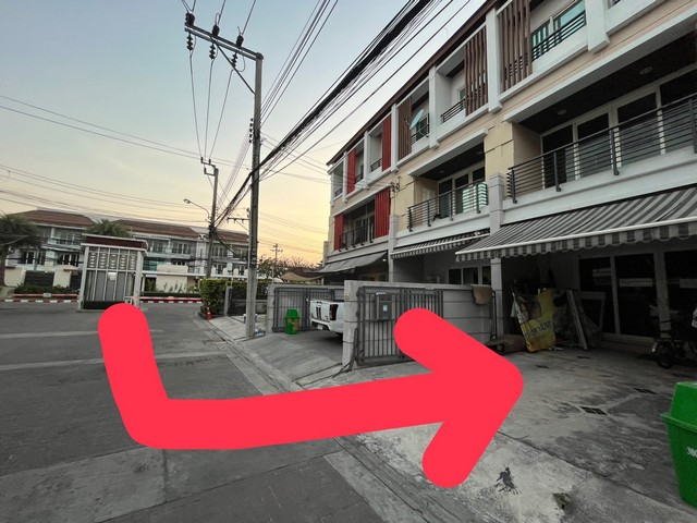 ให้เช่าทาวน์โฮม3 ชั้น บ้านกลางเมือง เออบาเนี่ยน พระราม9 ลาดพร้าว ถนนประดิษฐมนูญธรรม เลียบด่วนรามอินทรา เหมาะอาศัย ทำออฟฟิศ อยู่ต้นโครงการ