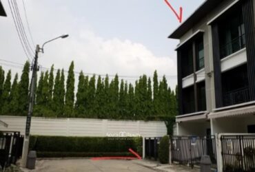 ขายทาวน์เฮ้าส์ บ้านกลางเมือง นวมินทร์ 42 ถนนนวมินทร์ เดินทางสะดวกเข้าออกได้หลายทาง