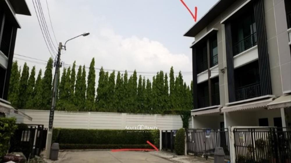 ขายทาวน์เฮ้าส์ บ้านกลางเมือง นวมินทร์ 42 ถนนนวมินทร์ เดินทางสะดวกเข้าออกได้หลายทาง