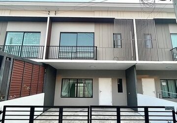 LVPU51786 ขายทาวน์โฮม หมู่บ้าน เดอะคอนเนค 39 ทำเลรัตนาธิเบศร์-ราชพฤกษ์ ใกล้รถไฟฟ้าสถานีบางรักใหญ่