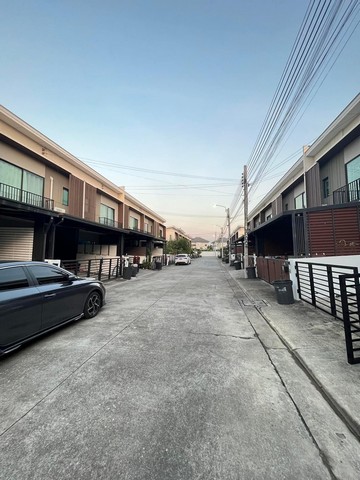 LVPU51786 ขายทาวน์โฮม หมู่บ้าน เดอะคอนเนค 39 ทำเลรัตนาธิเบศร์-ราชพฤกษ์ ใกล้รถไฟฟ้าสถานีบางรักใหญ่