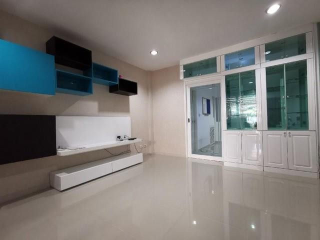 รหัสC5472 ให้เช่าทาวน์เฮ้าส์ 2ชั้น ถนนรามอินทรา ใกล้รถไฟฟ้าสายสีชมพู สถานีรามอินทรา กม.4 รหัสC5472