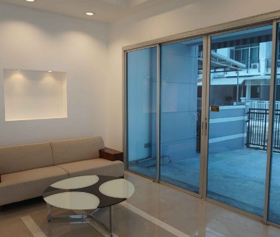 ให้เช่าทาวน์โฮม 3 ชั้น บ้านกลางเมือง เดอะรอยัลโมนาโค ศรีนครินทร์ 24 แปลงมุม
