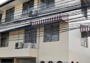 N3558ให้เช่าทาวน์โฮม3 ชั้น สุขุมวิท65 มี 5 ห้องนอน 2 ห้องน้ำ