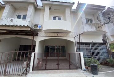 ขายทาวน์เฮ้าส์ 2 ชั้น รีโนเวทพร้อมอยู่ มบ.พีรวัส เพิ่มสิน 56 ขนาด 16 ตร.วา