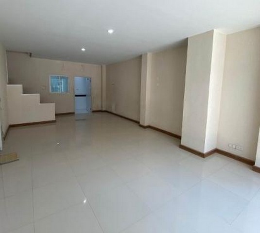 POR2285 ขาย ทาวน์โฮม 3 ชั้น ย่านลาดพร้า วังหิน โชคชัย4 ซอย 22 ใกล้กองปราบ เดินทางสะดวก เหมาะซื้ออยู่อาศัย