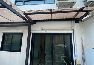 LV51793 ขายทาวน์โฮม 3 ชั้นครึ่ง  Patio ศรีนครินทร์พระราม 9 (กรุงเทพกรีฑา) วิวสนามกอล์ฟกรุงเทพกรีฑา