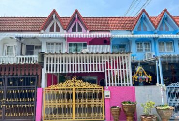 ทาวน์เฮ้าส์ นภาศิริ ซอยบุญศิริ รีโนเวทใหม่ พร้อมอยู่ บ้านรีโนเวทใหม่ทั้งหลัง