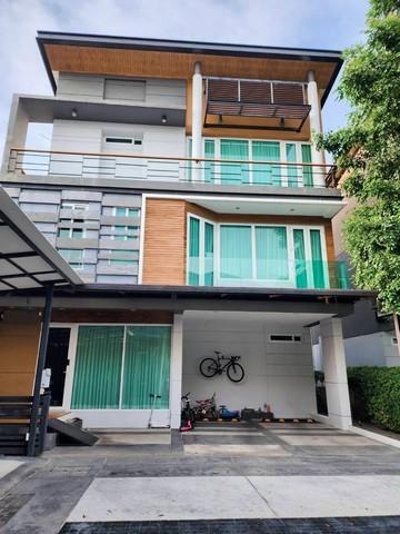 ขายบ้านเดี่ยว 3 ชั้น The Gallery House Pattern ลาดพร้าวซอย1  เนื้อที่ใช้สอย 350ตร.ม 5ห้องนอน 6ห้องน้ำ เขตจตุจักร ใกล้MRTลาดพร้าว