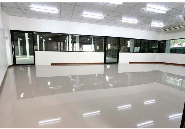 ให้เช่าโกดังพร้อมสำนักงาน ถ. สุขุมวิท 107 ย่านแบริ่ง ลาซาล พื้นที่ใช้สอย 1,020 ตรม สำโรงเหนือ เมืองสมุทรปราการ  เหมาะทำคลังสินค้า