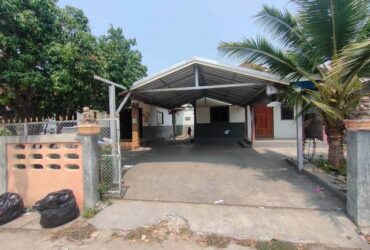 บ้านเดี่ยว 2 หลัง 1 ชั้น ซ.รัศมี 6 ต.บ้านเลื่อม จ.อุดรธานี ใกล้สนามบินนานาชาติอุดรธานี 102 ตร.ว 5 ห้องนอน 3 ห้องน้ำ