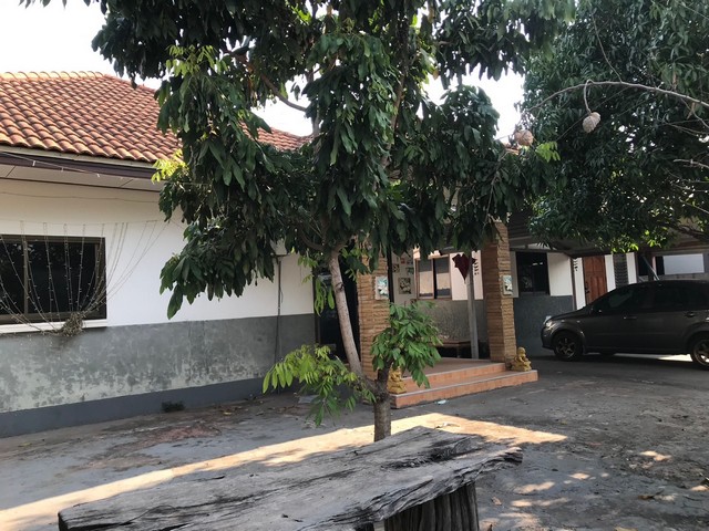 บ้านเดี่ยว 2 หลัง 1 ชั้น ซ.รัศมี 6 ต.บ้านเลื่อม จ.อุดรธานี ใกล้สนามบินนานาชาติอุดรธานี 102 ตร.ว 5 ห้องนอน 3 ห้องน้ำ
